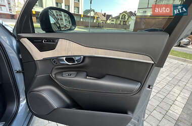 Внедорожник / Кроссовер Volvo XC90 2019 в 