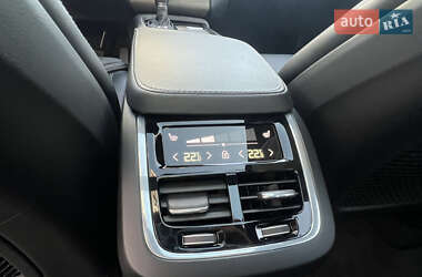 Внедорожник / Кроссовер Volvo XC90 2019 в 