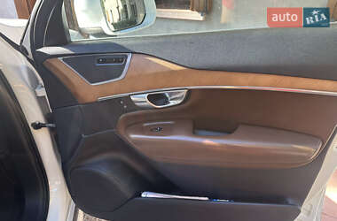 Внедорожник / Кроссовер Volvo XC90 2017 в 