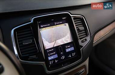 Внедорожник / Кроссовер Volvo XC90 2017 в 