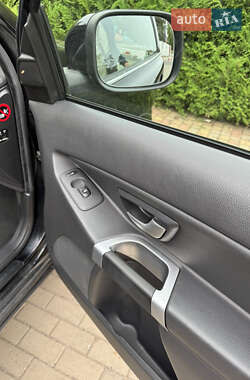 Внедорожник / Кроссовер Volvo XC90 2011 в 
