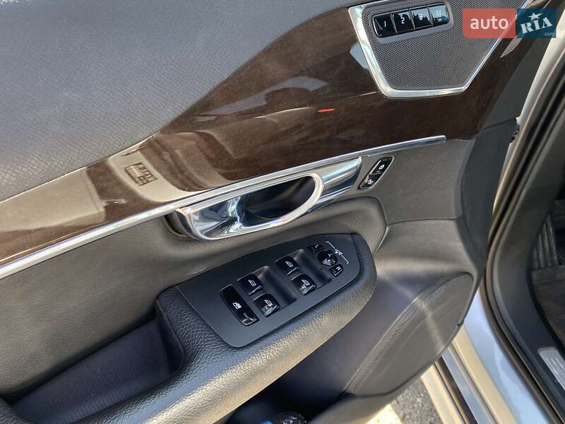 Внедорожник / Кроссовер Volvo XC90 2015 в Одессе