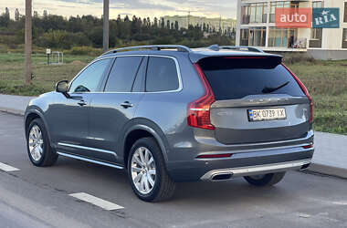 Внедорожник / Кроссовер Volvo XC90 2019 в 