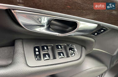 Внедорожник / Кроссовер Volvo XC90 2019 в 