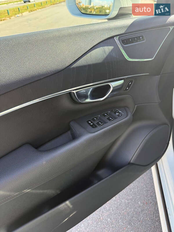 Позашляховик / Кросовер Volvo XC90 2019 в Києві фото 23 Позашляховик / Кросовер Volvo XC90 2019 в Києві