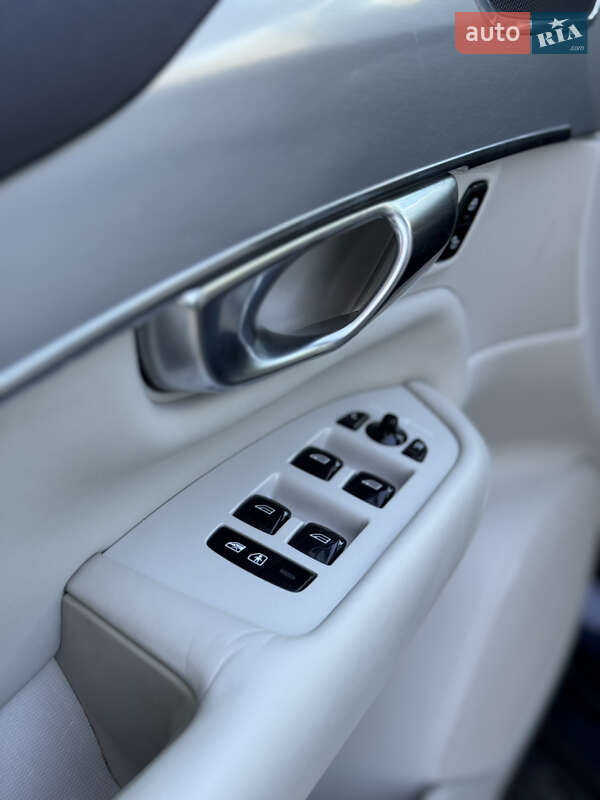 Внедорожник / Кроссовер Volvo XC90 2019 в Ровно фото 31 Внедорожник / Кроссовер Volvo XC90 2019 в Ровно