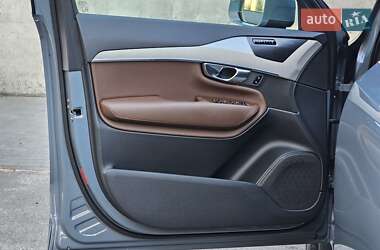 Внедорожник / Кроссовер Volvo XC90 2019 в 