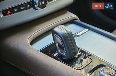 Внедорожник / Кроссовер Volvo XC90 2019 в 
