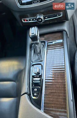 Внедорожник / Кроссовер Volvo XC90 2015 в 