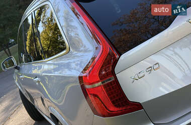 Позашляховик / Кросовер Volvo XC90 2019 в  фото 30 Позашляховик / Кросовер Volvo XC90 2019 в