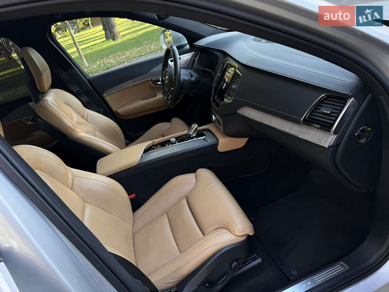 Внедорожник / Кроссовер Volvo XC90 2019 в Киеве фото 55 Внедорожник / Кроссовер Volvo XC90 2019 в Киеве