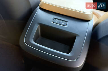 Позашляховик / Кросовер Volvo XC90 2019 в  фото 70 Позашляховик / Кросовер Volvo XC90 2019 в