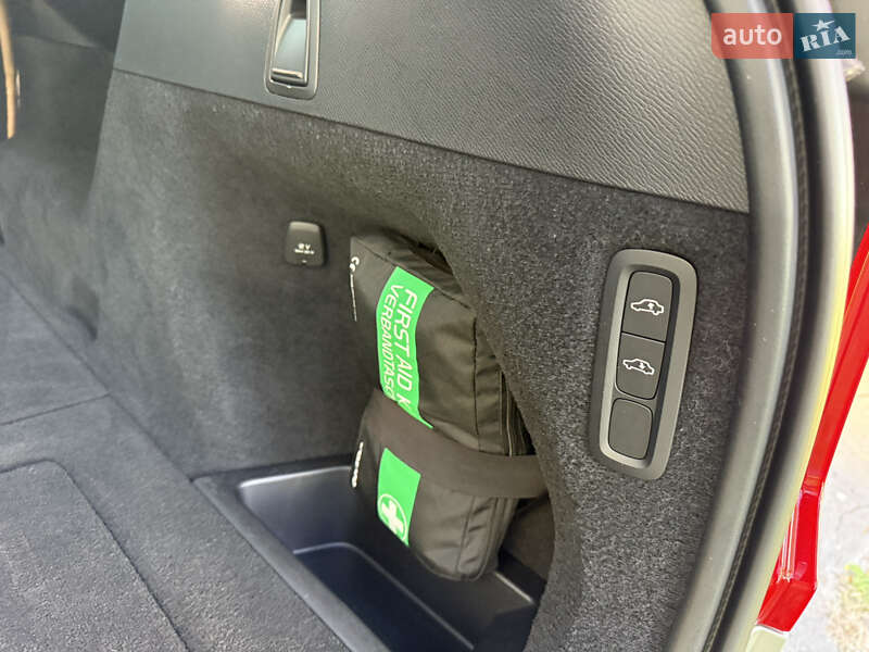 Внедорожник / Кроссовер Volvo XC90 2019 в Киеве фото 72 Внедорожник / Кроссовер Volvo XC90 2019 в Киеве