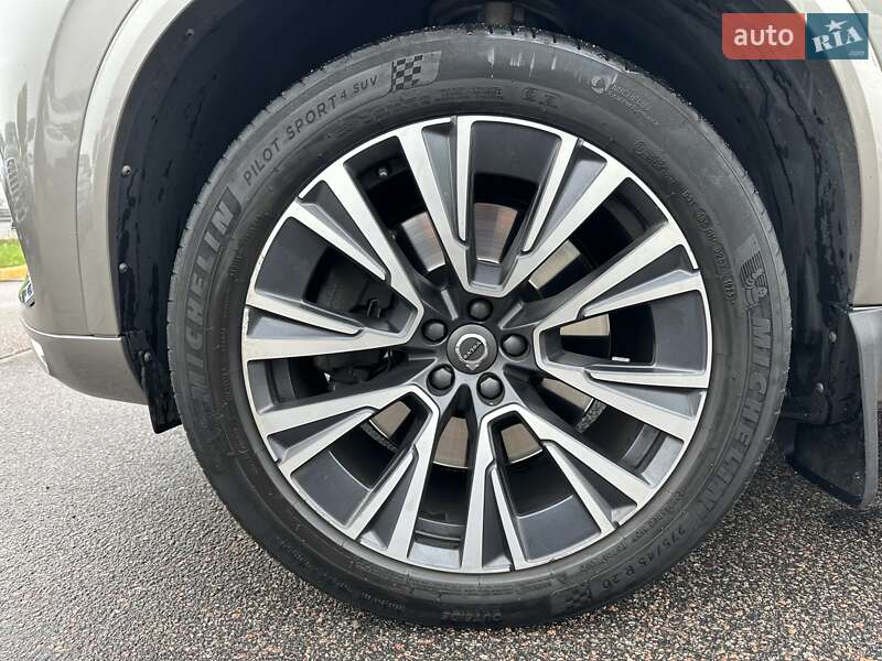 Внедорожник / Кроссовер Volvo XC90 2021 в Киеве