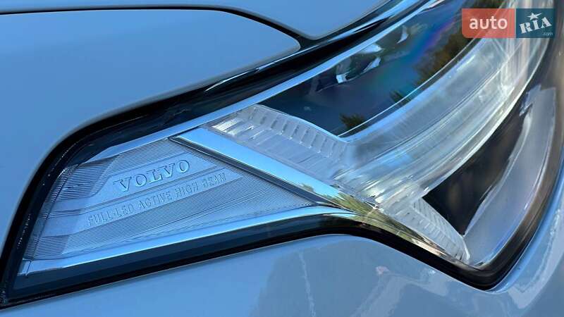 Внедорожник / Кроссовер Volvo XC90 2019 в Киеве