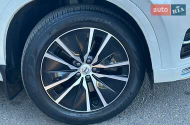 Позашляховик / Кросовер Volvo XC90 2019 в 