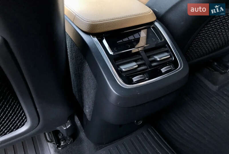 Позашляховик / Кросовер Volvo XC90 2016 в Львові фото 10 Позашляховик / Кросовер Volvo XC90 2016 в Львові