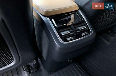 Внедорожник / Кроссовер Volvo XC90 2016 в 