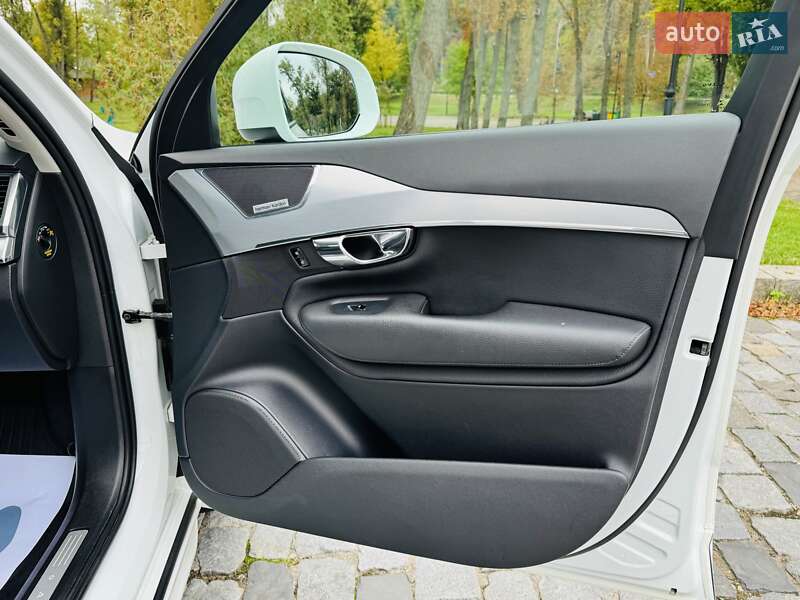 Позашляховик / Кросовер Volvo XC90 2015 в Києві фото 111 Позашляховик / Кросовер Volvo XC90 2015 в Києві