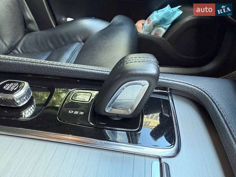 Внедорожник / Кроссовер Volvo XC90 2020 в Полтаве