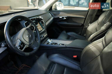 Позашляховик / Кросовер Volvo XC90 2020 в 