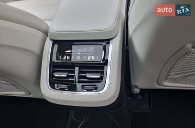 Внедорожник / Кроссовер Volvo XC90 2019 в 