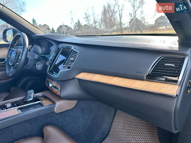 Внедорожник / Кроссовер Volvo XC90 2021 в Ровно