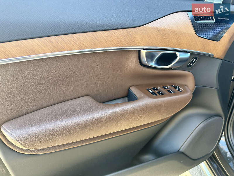 Внедорожник / Кроссовер Volvo XC90 2021 в Ровно