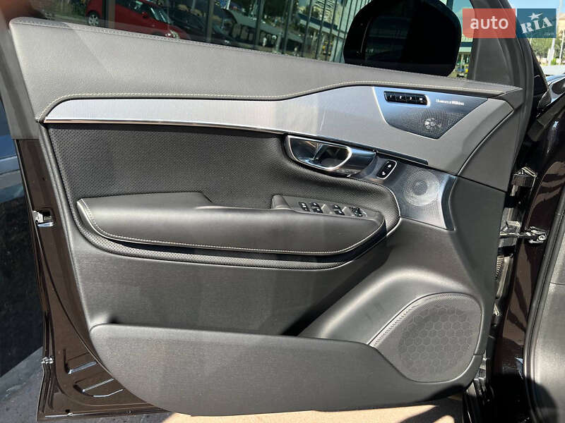 Внедорожник / Кроссовер Volvo XC90 2020 в Киеве