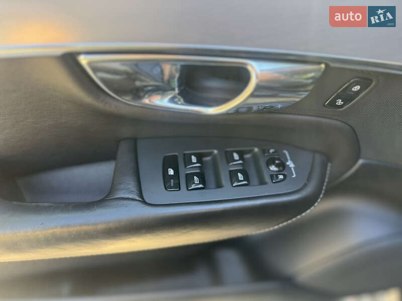 Внедорожник / Кроссовер Volvo XC90 2015 в Киеве