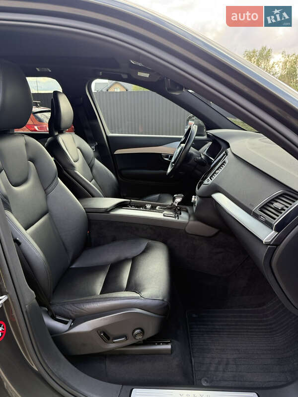 Позашляховик / Кросовер Volvo XC90 2017 в Івано-Франківську