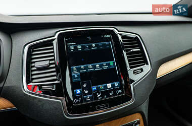 Внедорожник / Кроссовер Volvo XC90 2021 в 