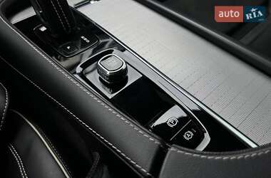 Внедорожник / Кроссовер Volvo XC90 2021 в 