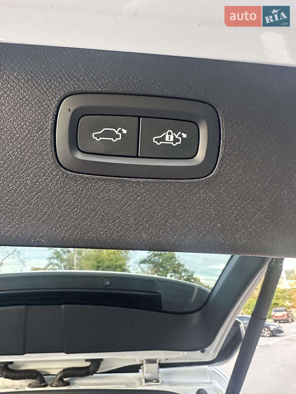 Позашляховик / Кросовер Volvo XC90 2018 в Києві фото 16 Позашляховик / Кросовер Volvo XC90 2018 в Києві