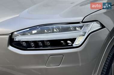 Позашляховик / Кросовер Volvo XC90 2020 в  фото 7 Позашляховик / Кросовер Volvo XC90 2020 в
