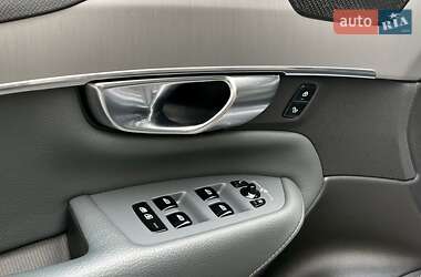 Позашляховик / Кросовер Volvo XC90 2020 в  фото 24 Позашляховик / Кросовер Volvo XC90 2020 в