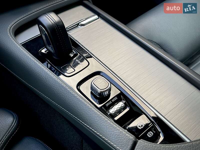 Внедорожник / Кроссовер Volvo XC90 2020 в Киеве