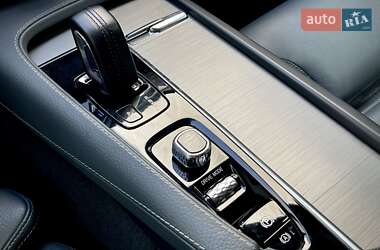 Позашляховик / Кросовер Volvo XC90 2020 в  фото 43 Позашляховик / Кросовер Volvo XC90 2020 в