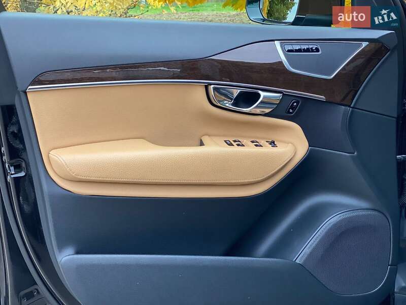 Внедорожник / Кроссовер Volvo XC90 2015 в Киеве