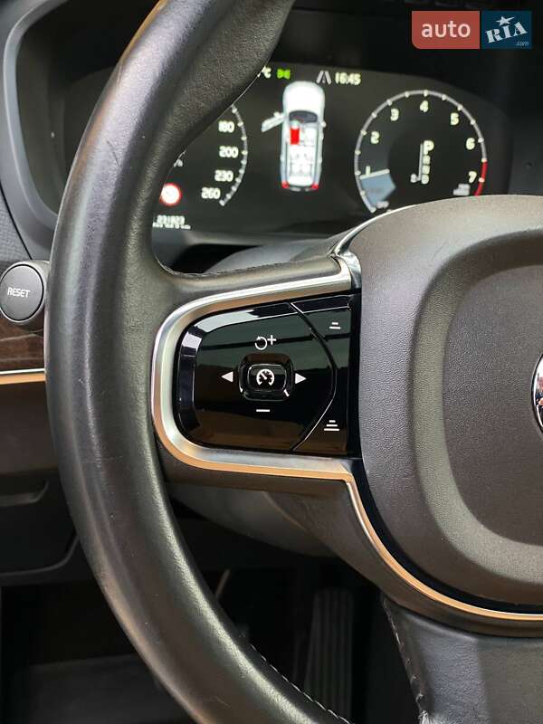 Внедорожник / Кроссовер Volvo XC90 2015 в Киеве