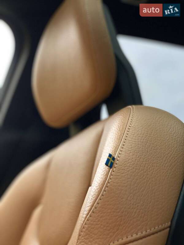 Внедорожник / Кроссовер Volvo XC90 2015 в Киеве