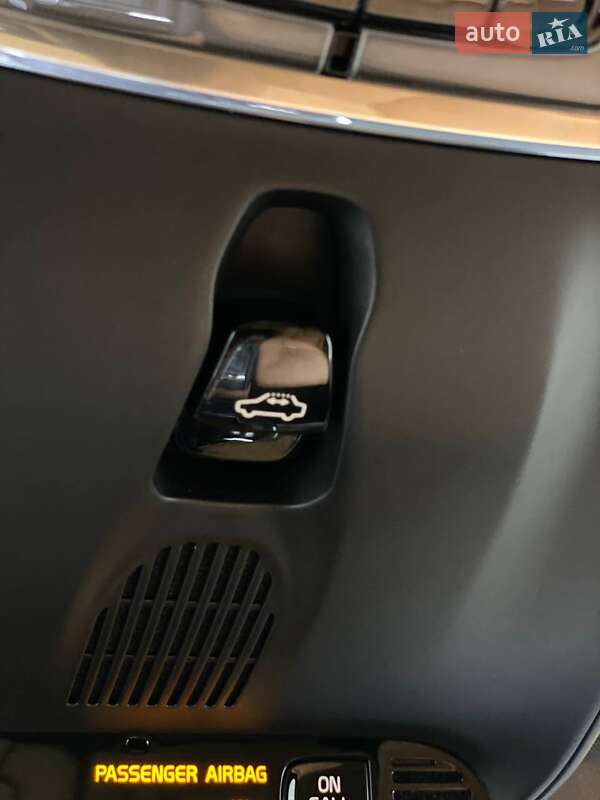 Внедорожник / Кроссовер Volvo XC90 2015 в Киеве
