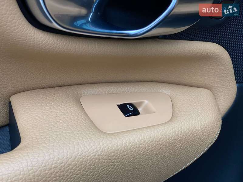 Внедорожник / Кроссовер Volvo XC90 2015 в Киеве