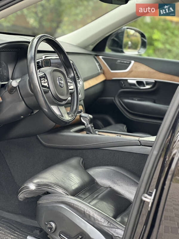 Внедорожник / Кроссовер Volvo XC90 2015 в Киеве