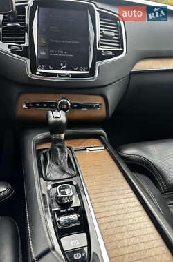 Внедорожник / Кроссовер Volvo XC90 2015 в 