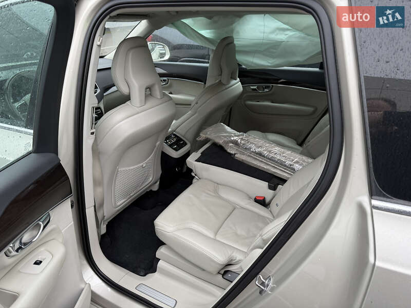 Позашляховик / Кросовер Volvo XC90 2016 в Києві