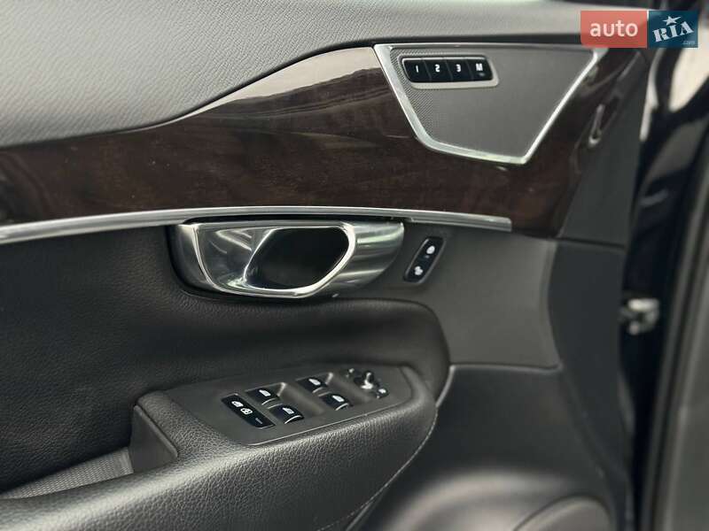 Внедорожник / Кроссовер Volvo XC90 2019 в Ровно