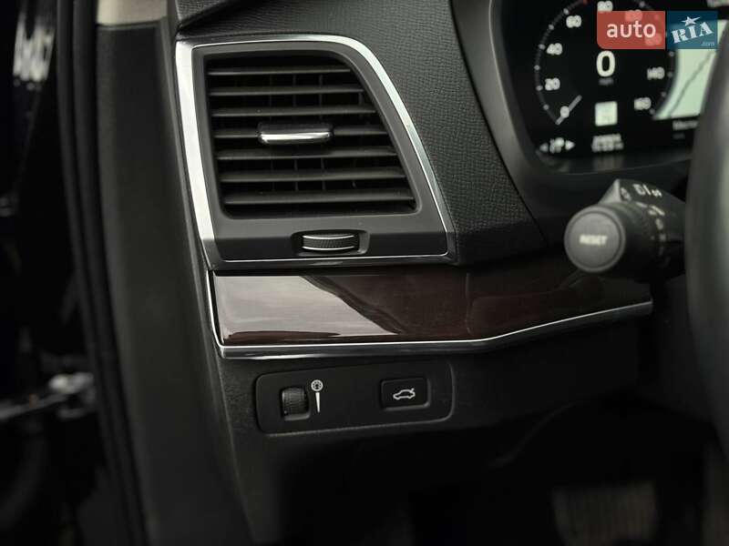 Внедорожник / Кроссовер Volvo XC90 2019 в Ровно