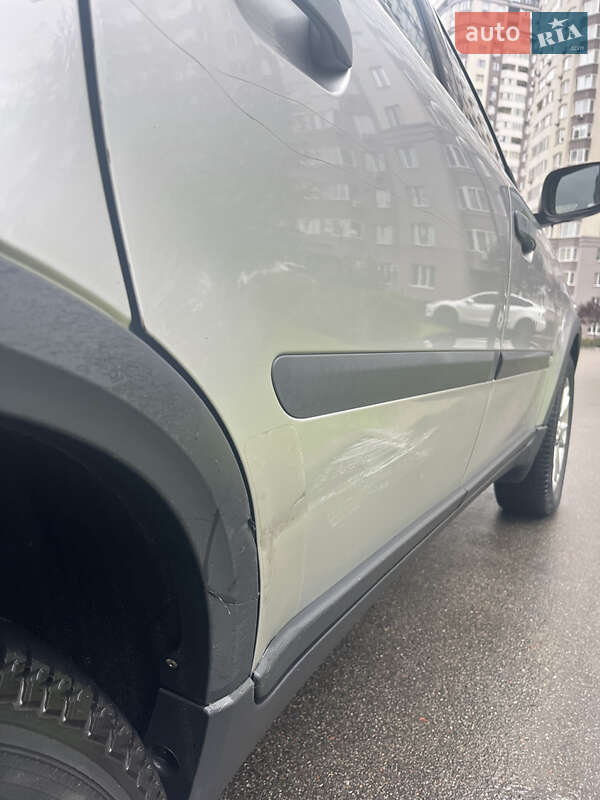 Внедорожник / Кроссовер Volvo XC90 2005 в Киеве