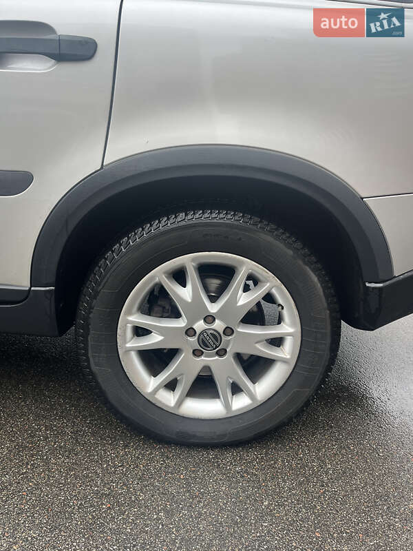Внедорожник / Кроссовер Volvo XC90 2005 в Киеве